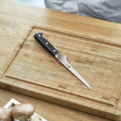 ZWILLING | PRO - Ausbeinmesser - Klinge 14cm -Küchenbedarf Discounter FIMEZ180 AUBMZ140 room 1 30b1