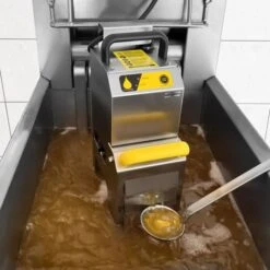 Tragbarer Frittierölfilter - 30 Liter/Minute - Für Max. 12 Liter Fritteusen -Küchenbedarf Discounter FOFTV30 room 1 0afb