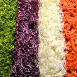 Elektrischer Gemüseschneider - 800 Watt - Inkl. 3 Schneidescheiben 15 Elektrischer Gemüseschneider - 800 Watt - Inkl. 3 Schneidescheiben -Küchenbedarf Discounter detail shredded vegetables b819 1